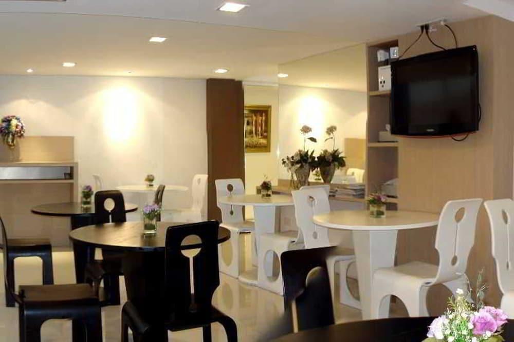Nantra Silom Hotel Banguecoque Exterior foto