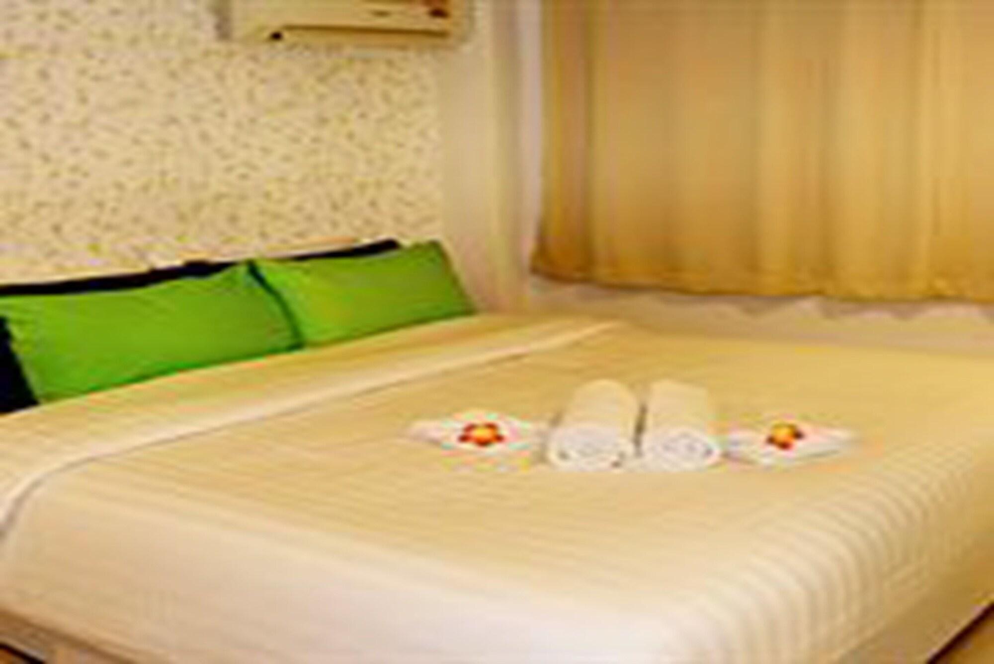 Nantra Silom Hotel Banguecoque Exterior foto