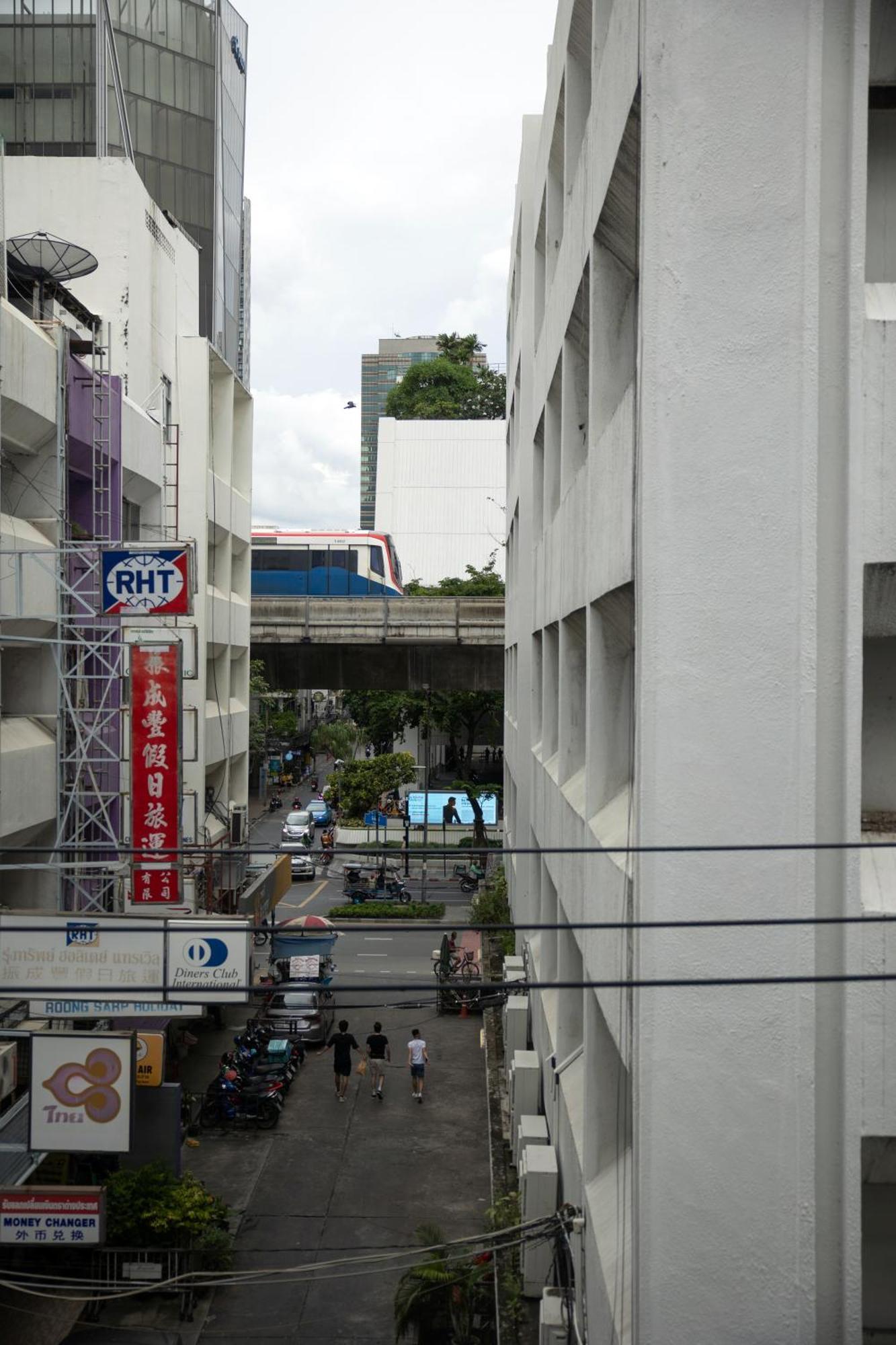 Nantra Silom Hotel Banguecoque Exterior foto