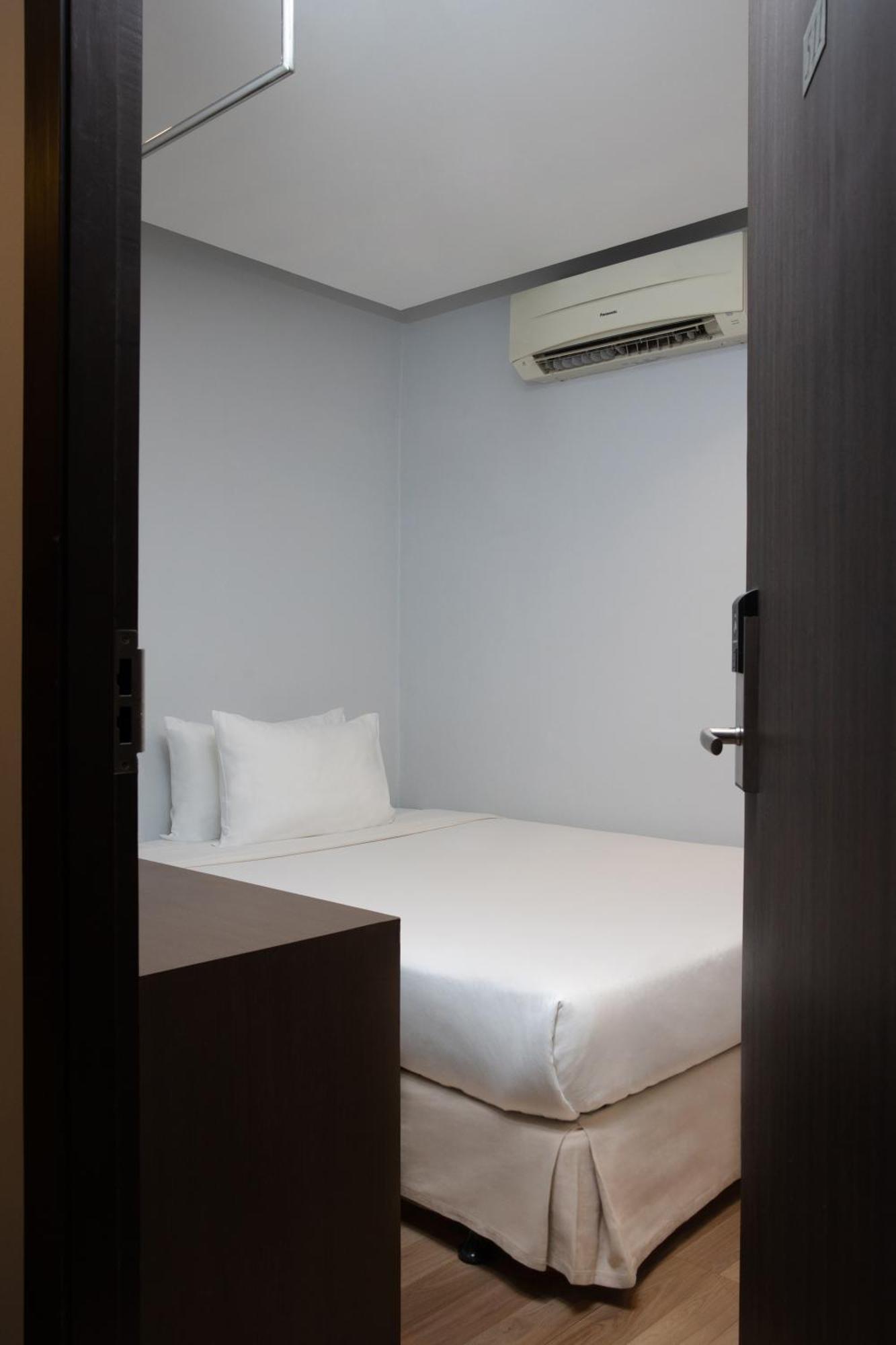 Nantra Silom Hotel Banguecoque Quarto foto